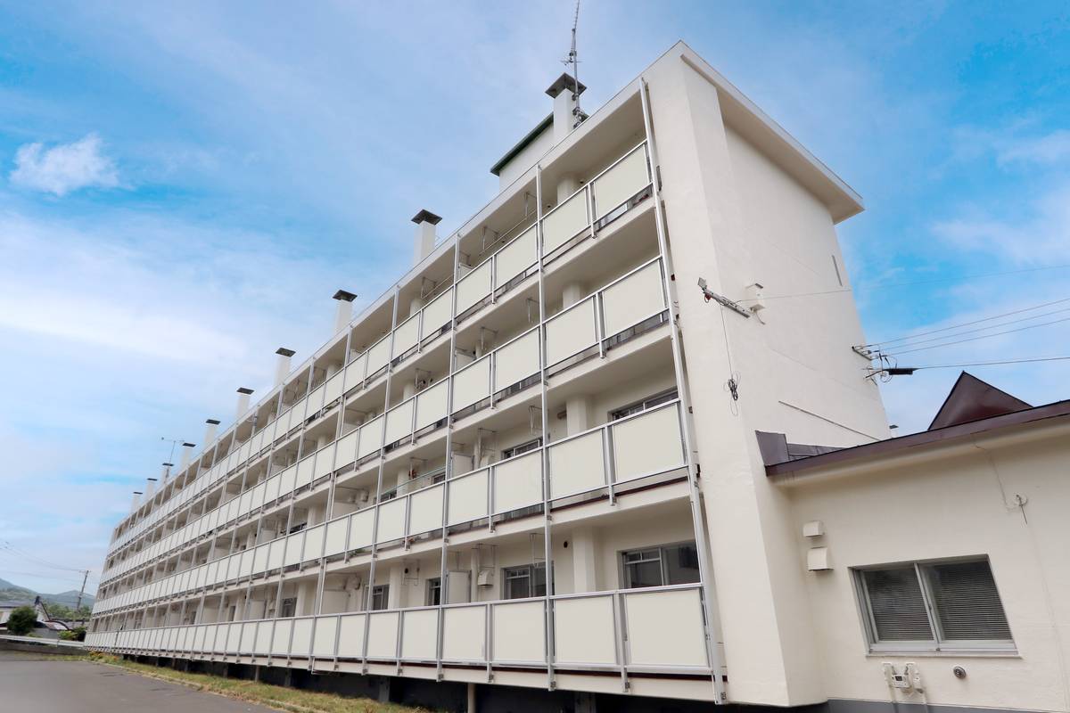  築53年1ヶ月 4階建の賃貸物件