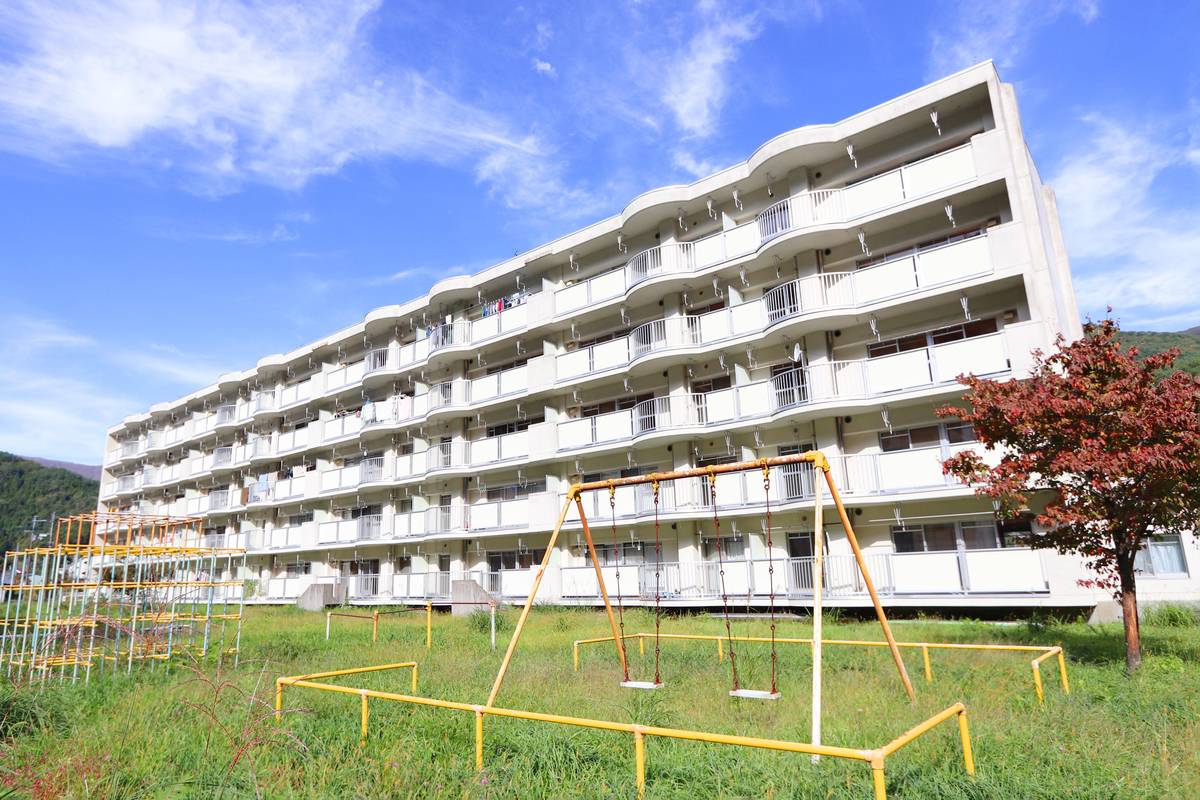  築30年5ヶ月 5階建の賃貸物件