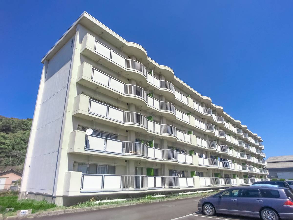  築32年5ヶ月 5階建の賃貸物件